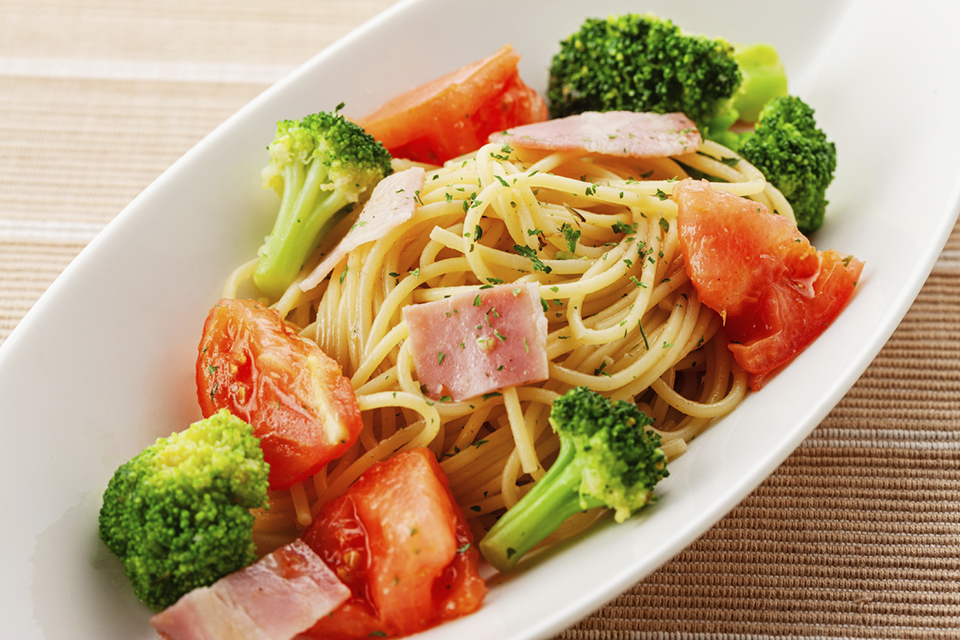 トマトとバジルのうま塩パスタ
